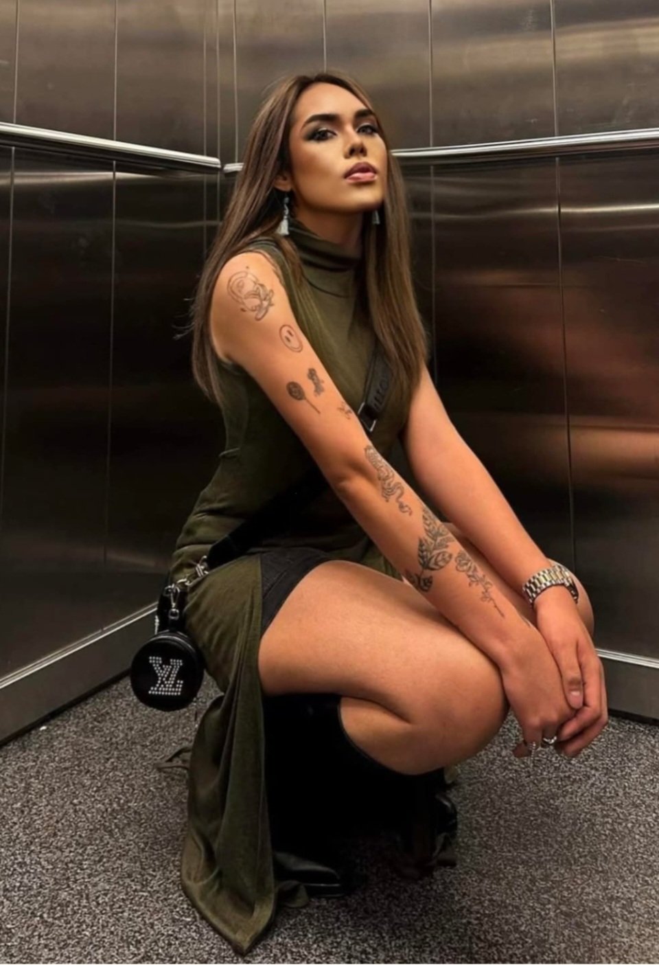 izmir otele gelen travesti